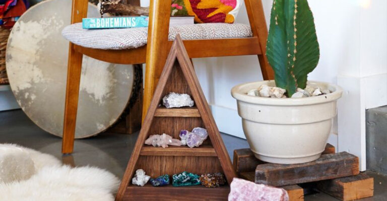 7 Things To Avoid When Decorating With Crystals And 8 Things You Should Actually Do With Them