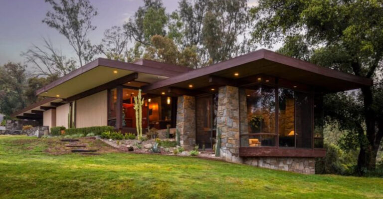 8 Most Expensive House Styles in US That Define Opulence (And 8 Cheapest Ones)