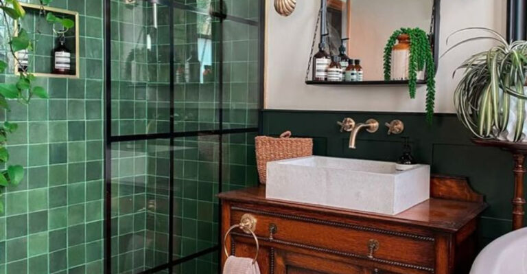 9 Essential Green Bathroom Ideas That Will Make You Feel More Zen (Plus 6 Pro Tips)