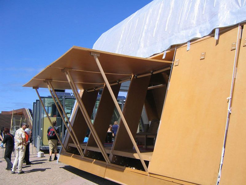 Cardboard House, Australia