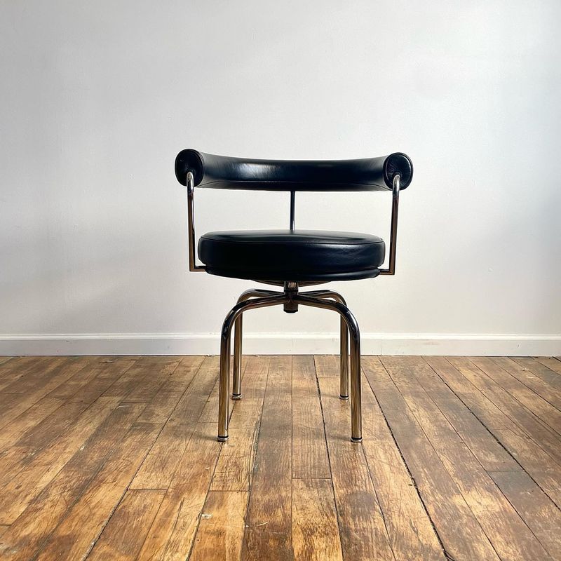 Charlotte Perriand's LC7 Chair