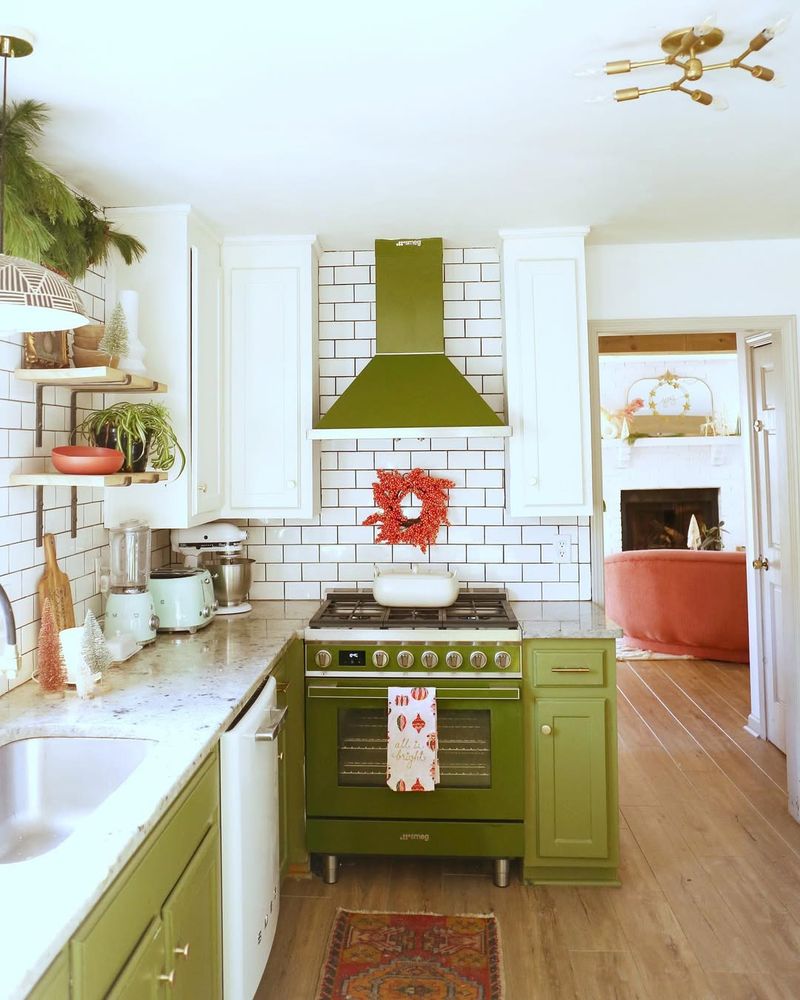Avocado Green Appliances: The Kitchen's Mellow Meltdown