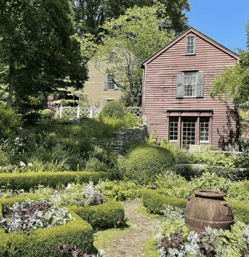 Hollister House – Washington