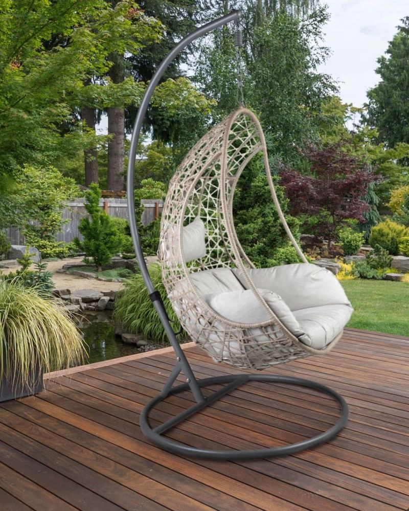 Retro Hanging Chairs