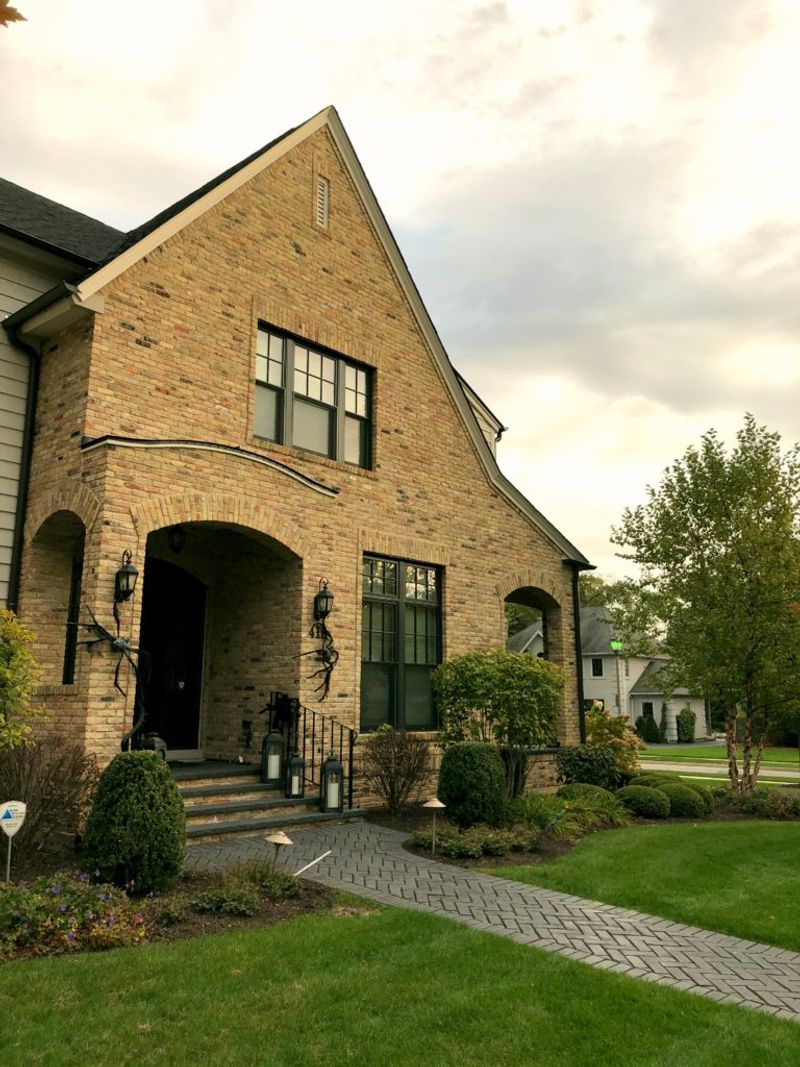 Recycled Brick And Window House, Illinois