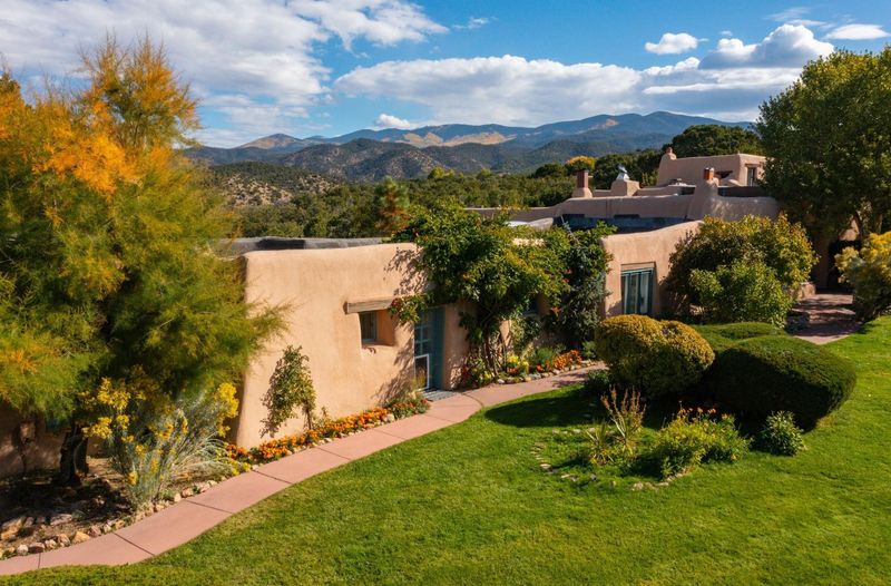 185 Brownell Howland – Santa Fe, NM – $6,200,000  