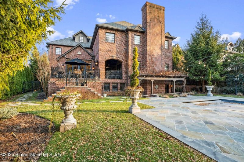 Spacious Backyard