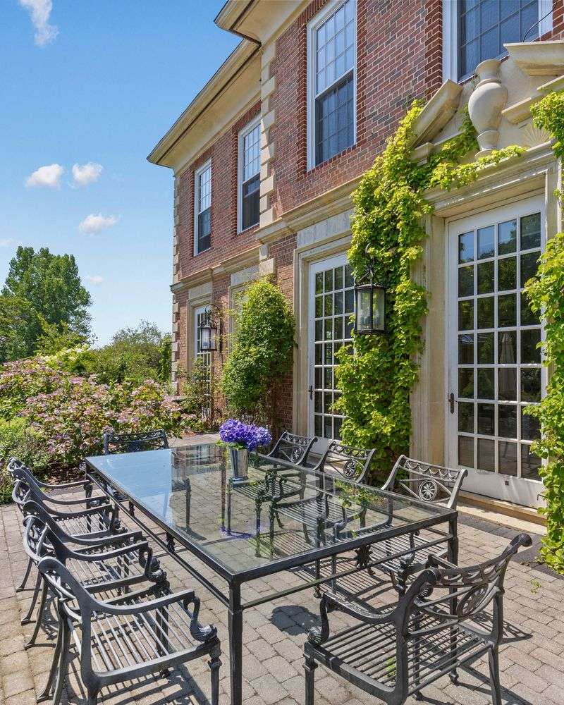 Outdoor Entertaining Terrace