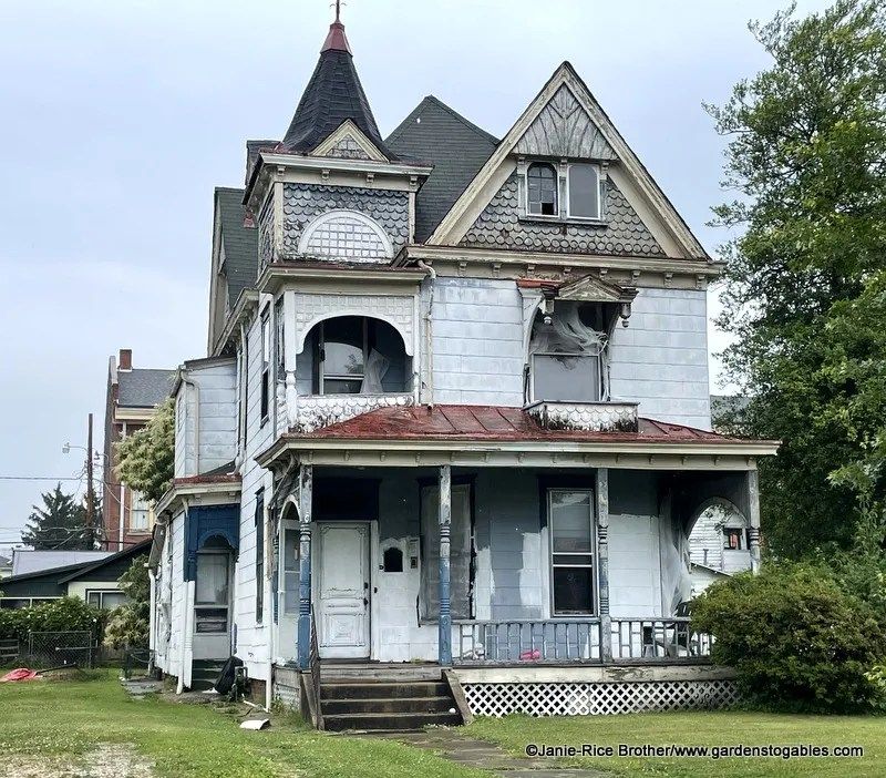Surbough-Ferguson House – Huntington