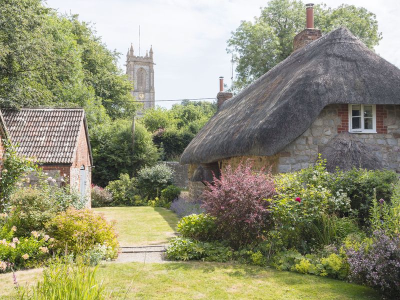 Savannah's Southern Belle with Thatch