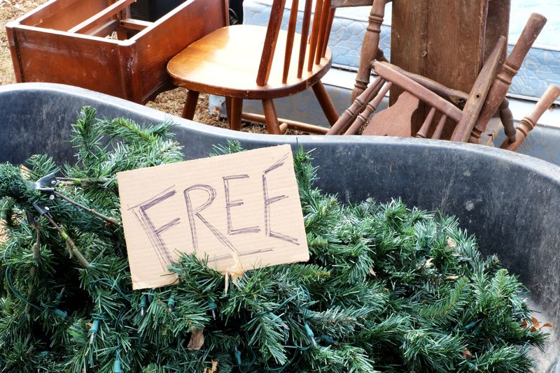 Explore Freecycle Networks