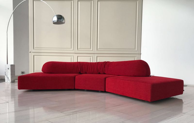 Fire Engine Red – Unyielding Intensity