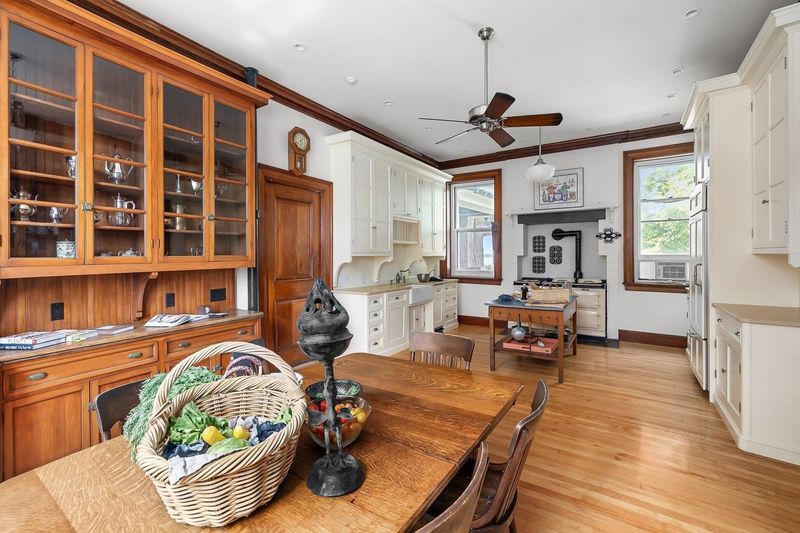 Small Kitchen With Dining Table
