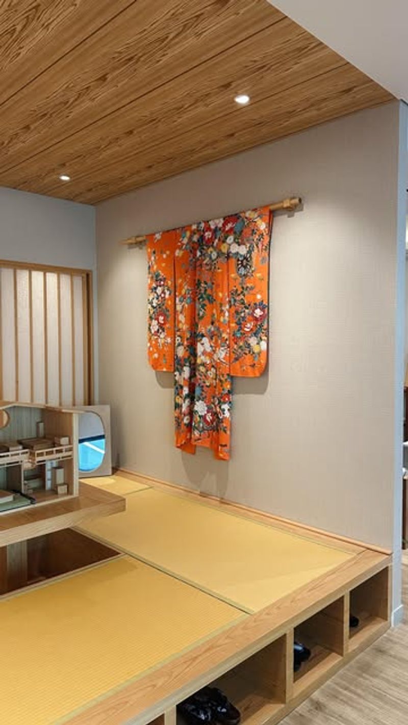 Traditional Art Displays