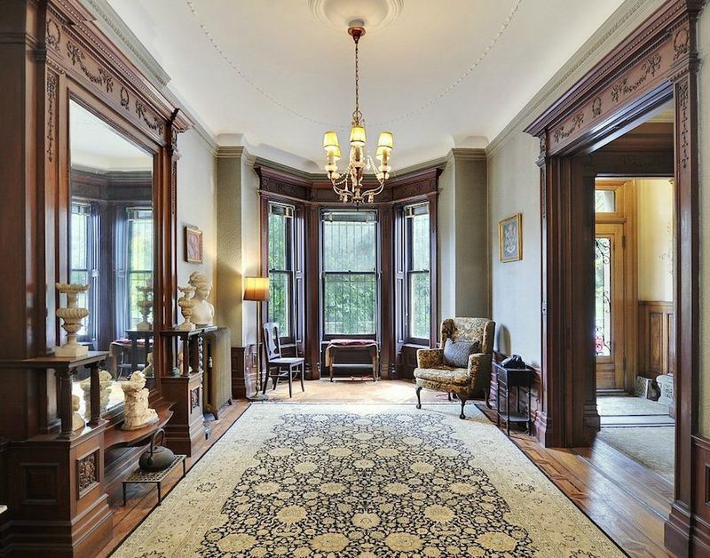 Two Tone Trim In A Victorian Home