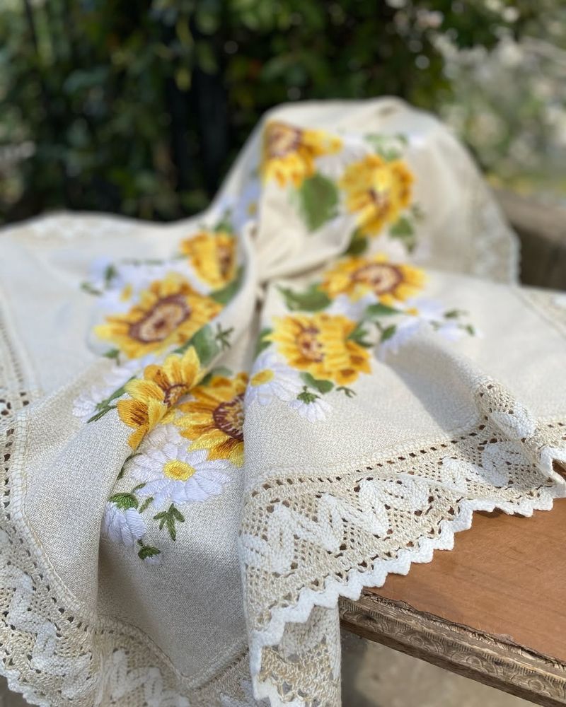 Secretly Miss: Hand-Embroidered Linens