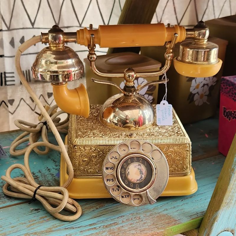Secretly Miss: Retro Rotary Phones