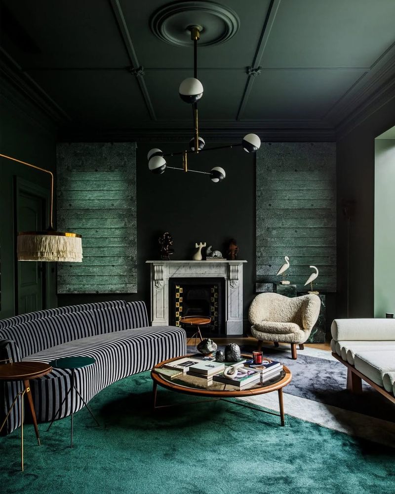 In: Deep Forest Green