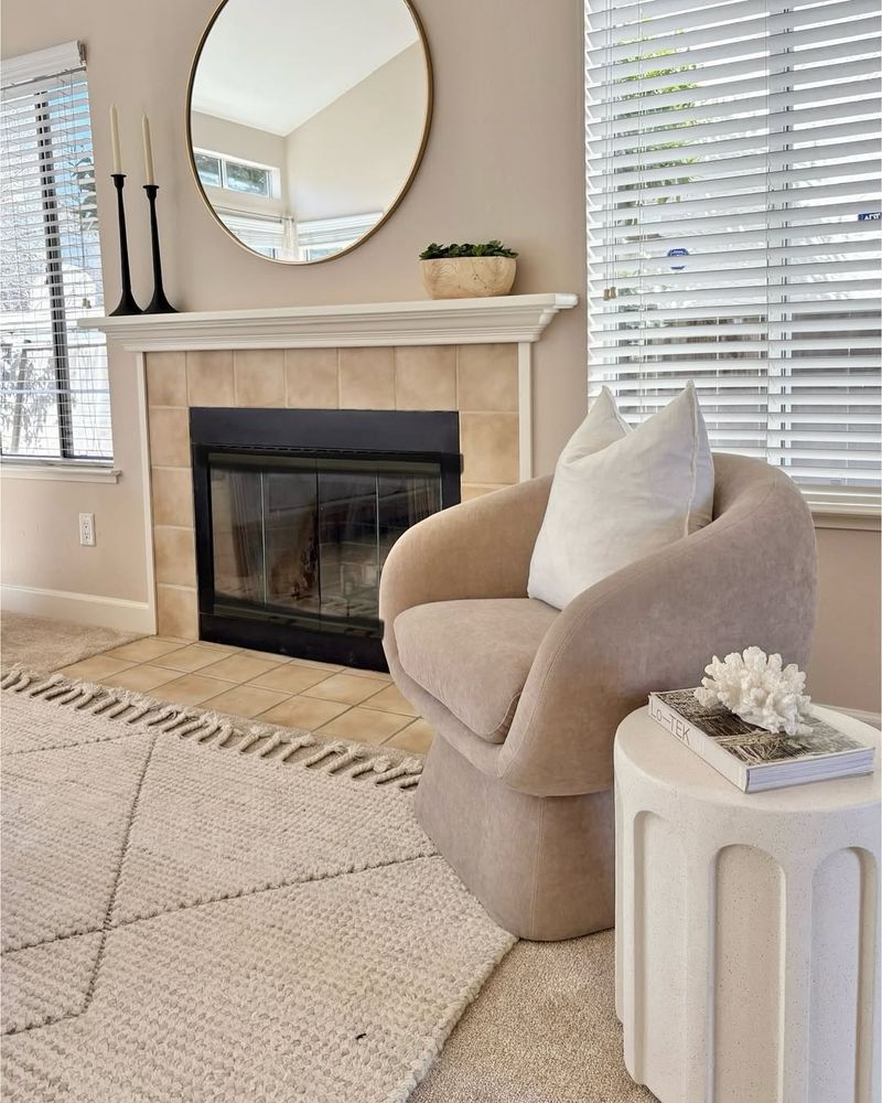 In: Warm Taupe