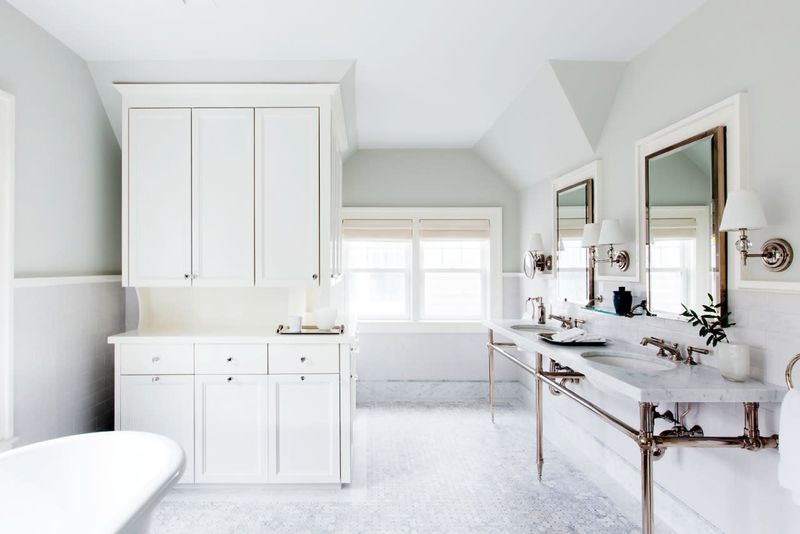 Super White – Benjamin Moore