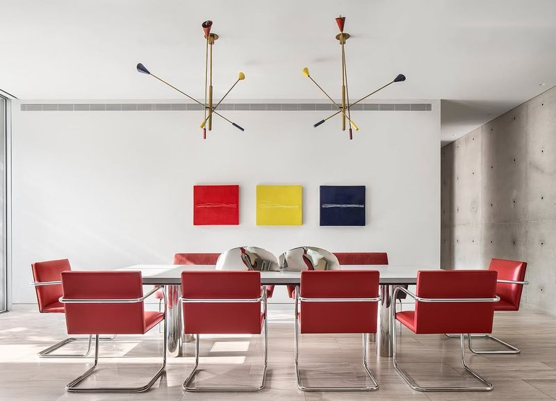 Dynamic Dining Area