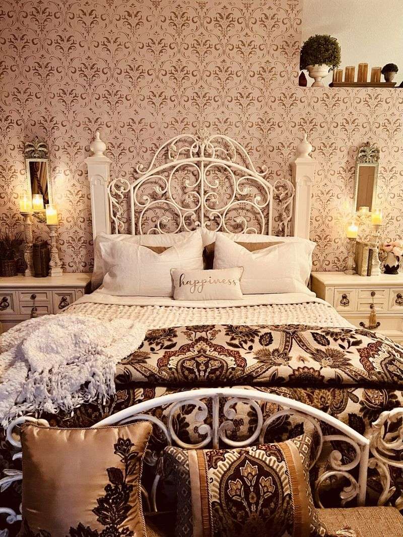 Simple Elegance with Cream Bedding and Antique Accessories