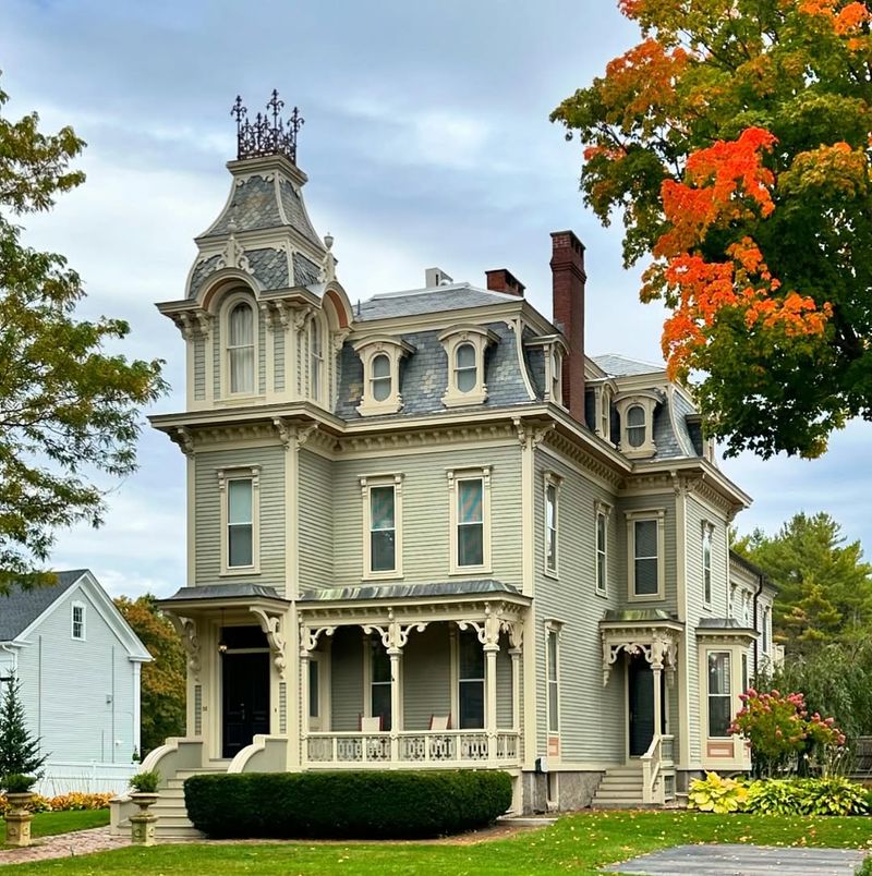 Antique Victorian – Kennebunk