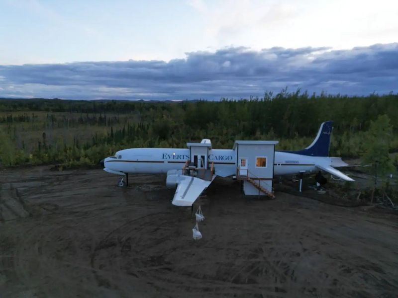 Airfield Adjacent Abode