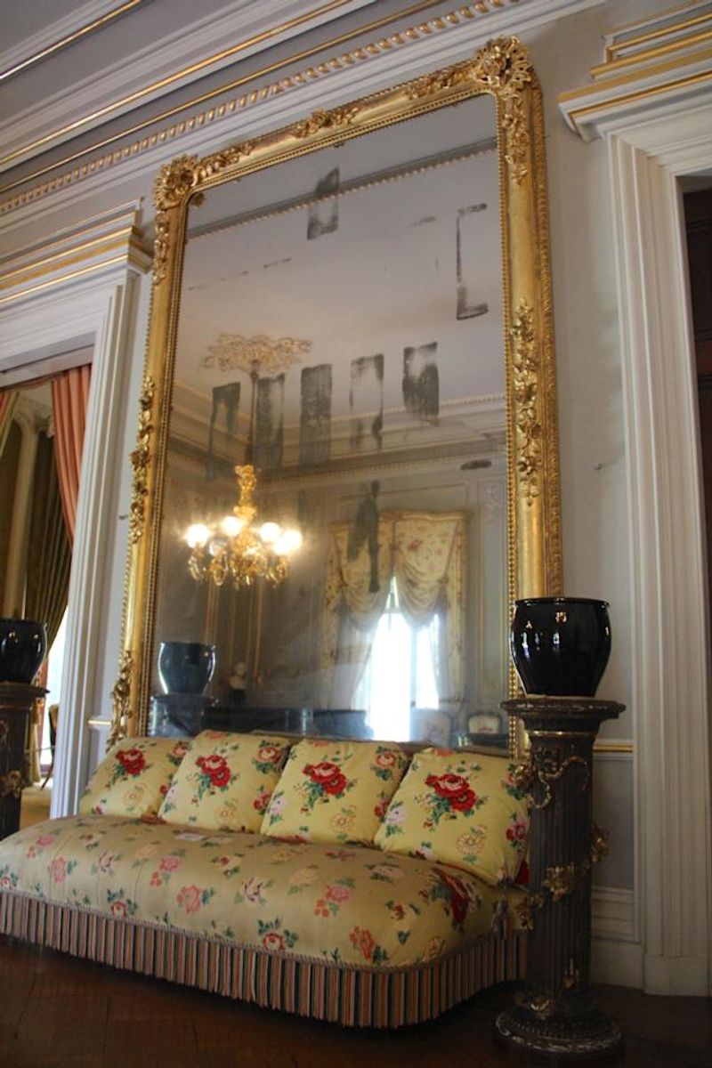 Château-sur-Mer's Room-Sized Mirror
