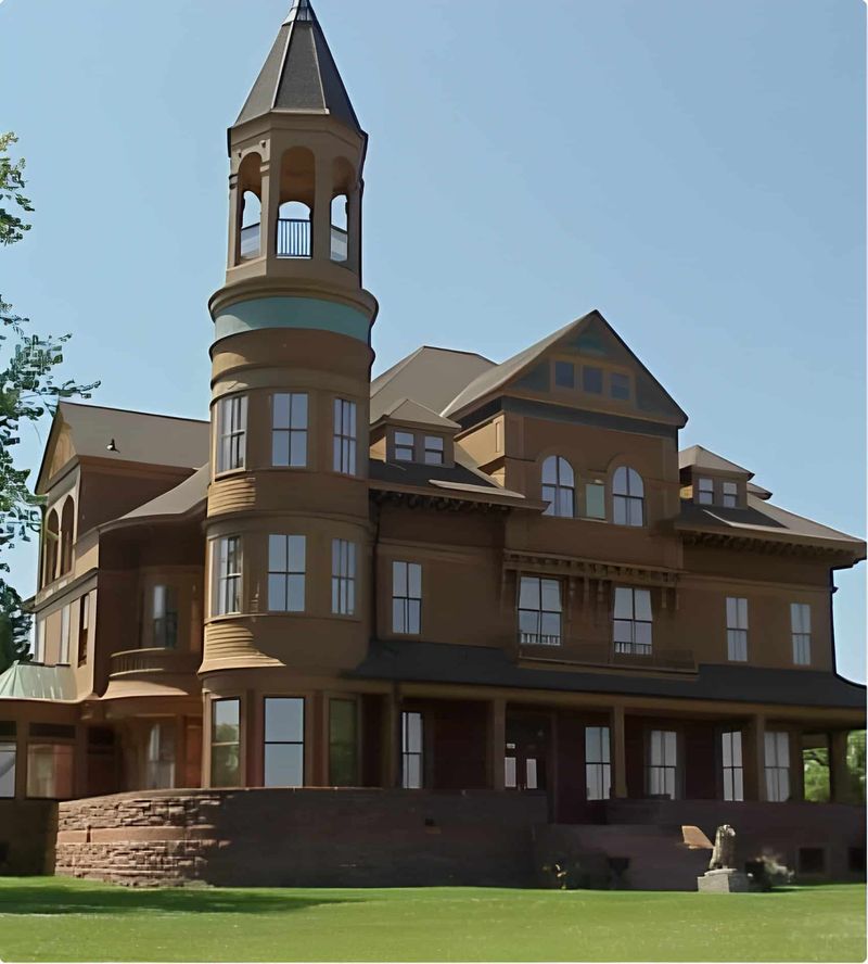 Fairlawn Mansion – Superior