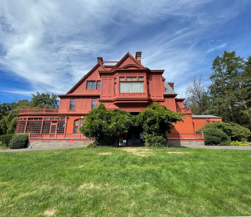 Glenmont – Llewellyn Park