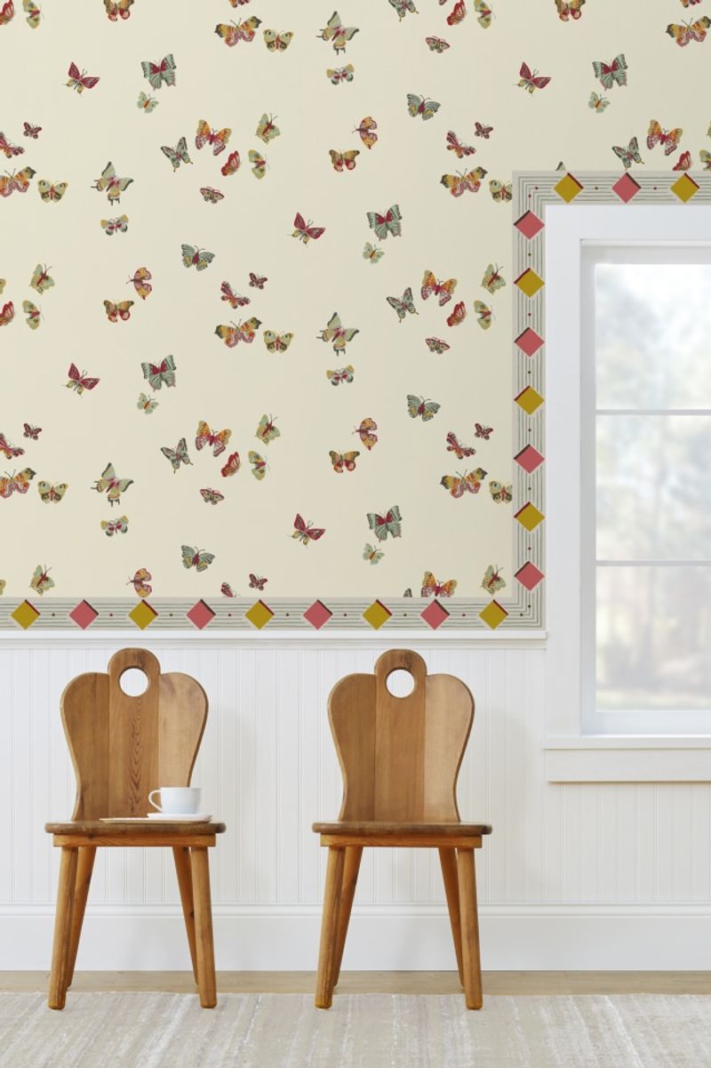 Wallpaper Borders: Drama at the Edges
