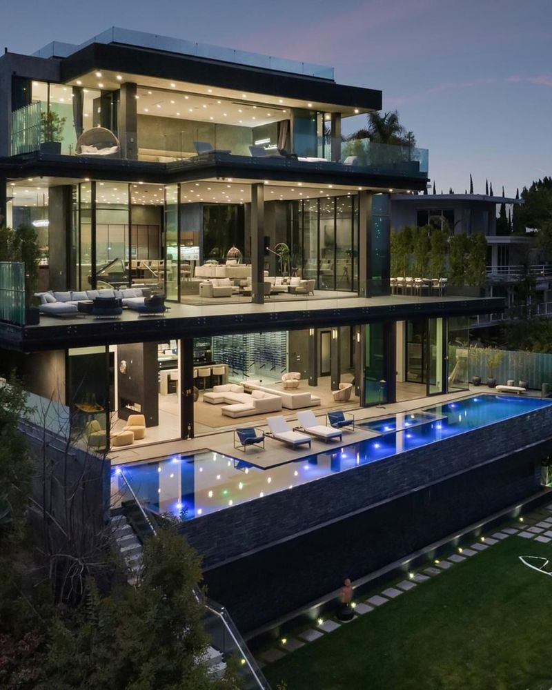 Jennifer Lopez's Bel Air Mansion