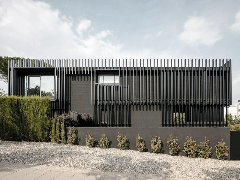 The Shadow House, Spain