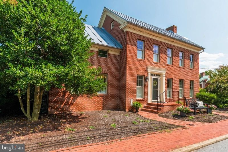 The Shepherdstown Colonial