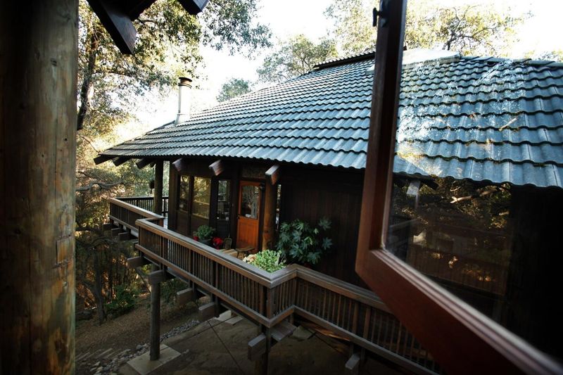 Pole House