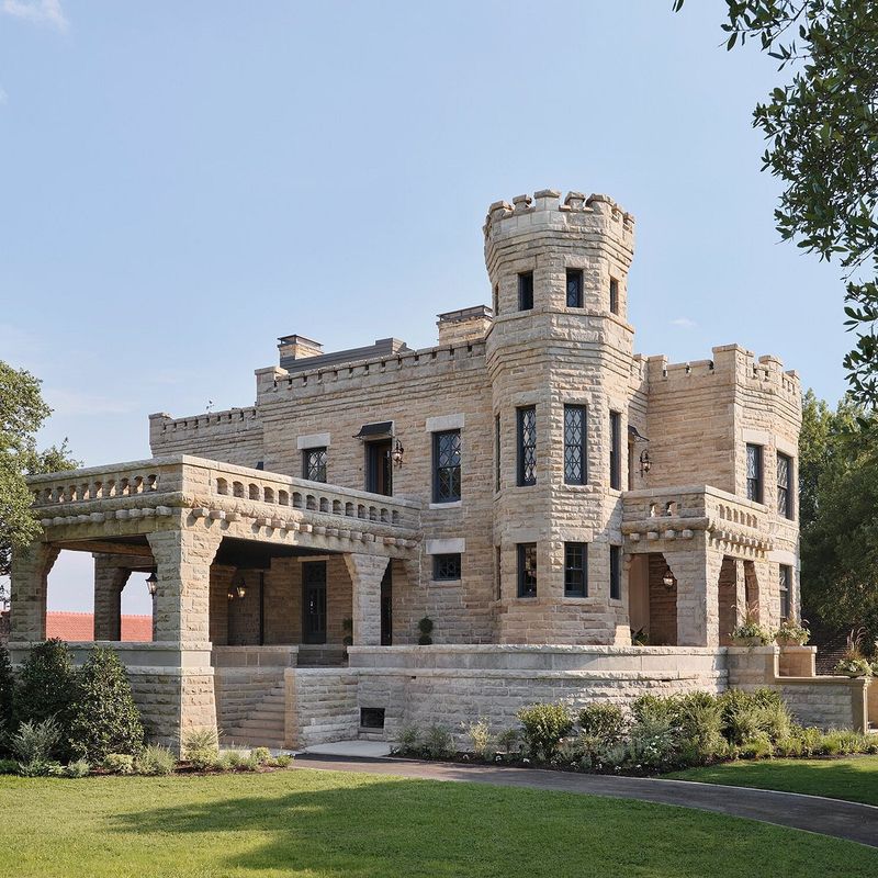 The Cottonland Castle – Waco