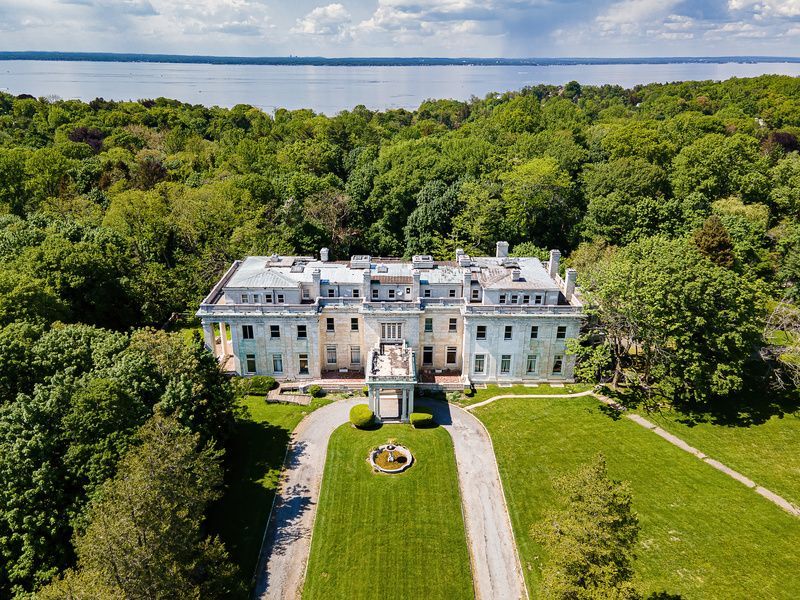 The Winfield House – Hudson, New York