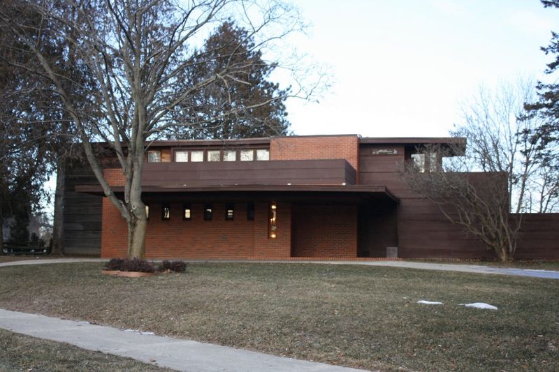 Still Bend (Bernard and Fern Schwartz House) – Two Rivers