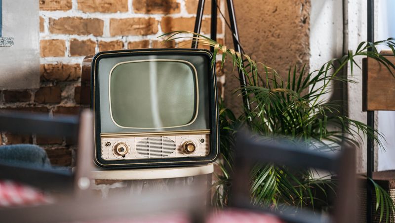 Ancient Electronics That Haven’t Powered On Since the Bush Era