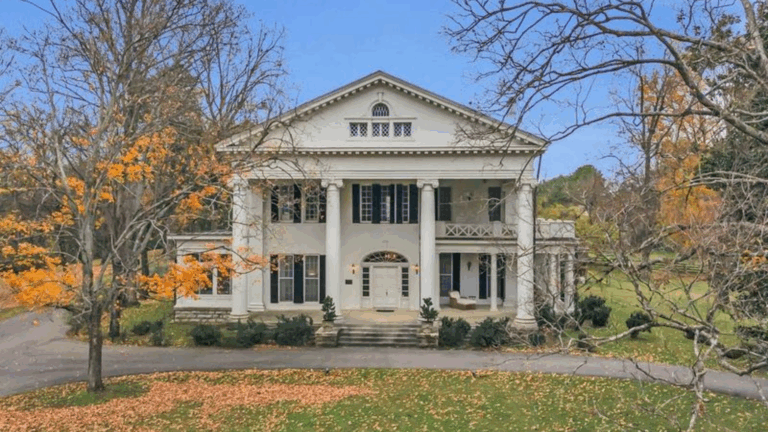 A True Classic 1902 Colonial Estate In Franklin’s Historic District