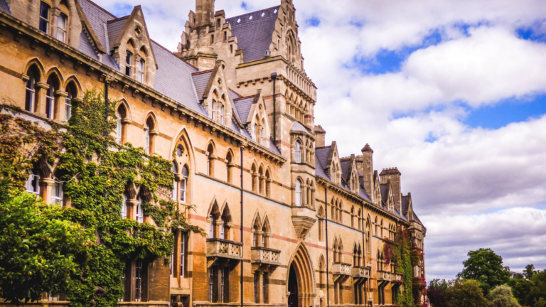 25 Beautiful Historic Homes You Need To Visit In Your Lifetime