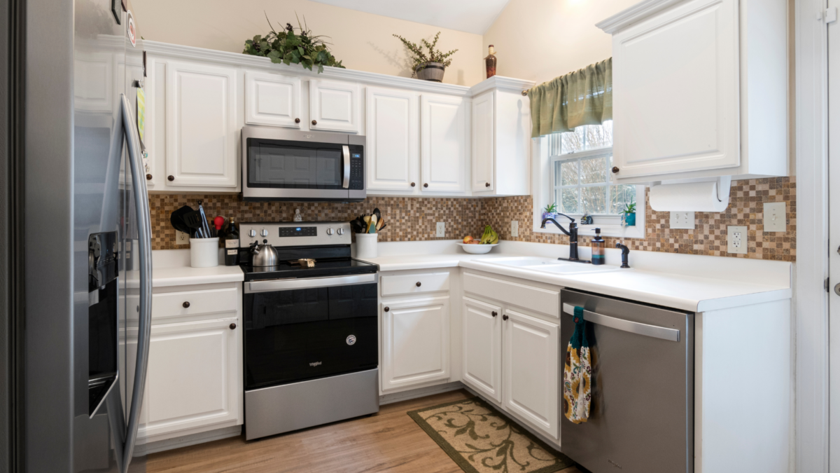 20 Colonial Kitchen Ideas For Timeless Charm And Elegance (Plus 10 Tips ...