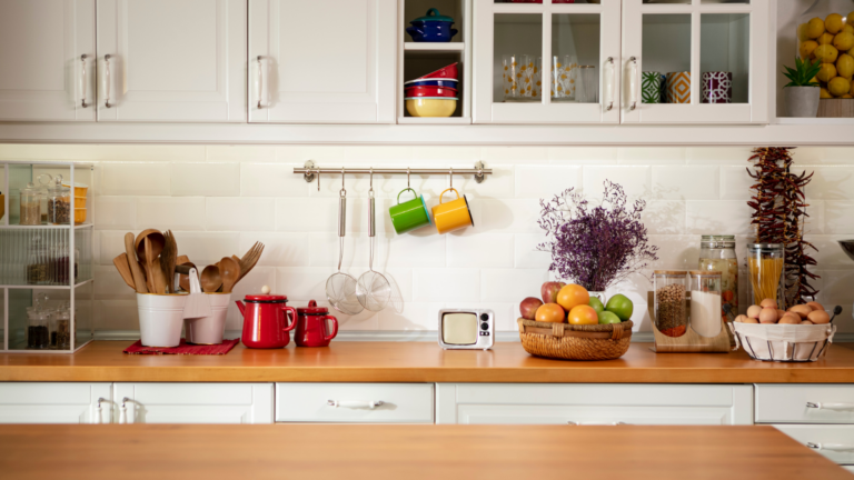 20 Tiny NYC Kitchens That Make Small Spaces Stylish (Plus 10 Things To Avoid At All Costs)