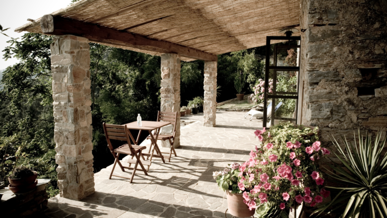 19 Rustic Dream Homes Hidden In The Hawaiian Hills