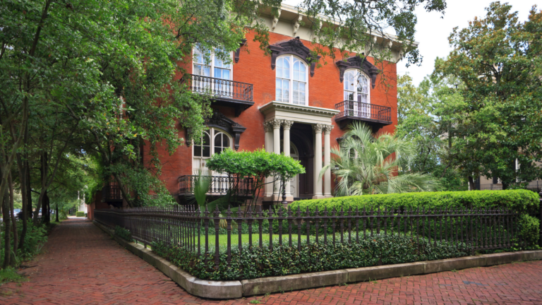 Explore These 17 Beautiful Historic Homes From Arkansas