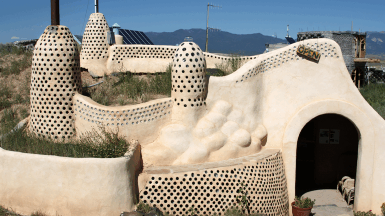 17 Beautiful Self-Sufficient Homes Made From Trash