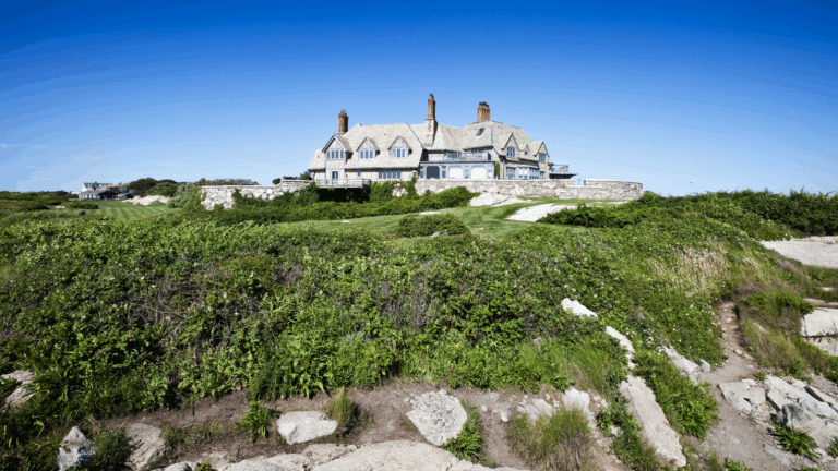 18 Rhode Island Mansions That Look Straight Out Of A Fairytale
