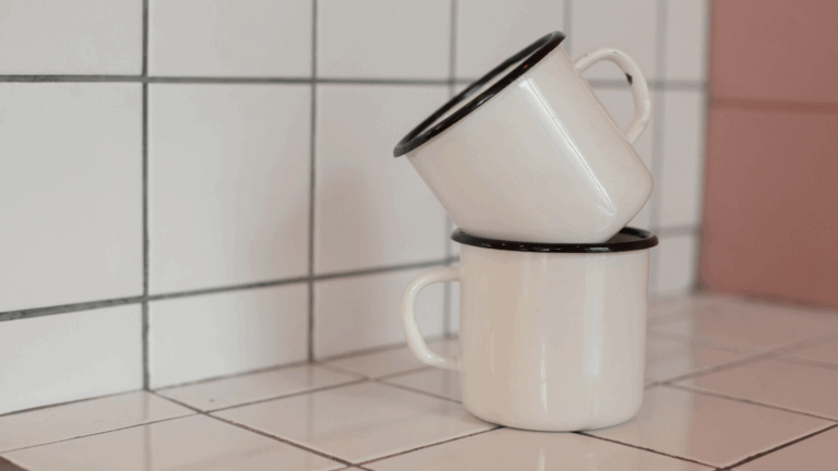 15 Ways To Turn Your Vintage Enamelware Finds Into The Coolest Home Decor