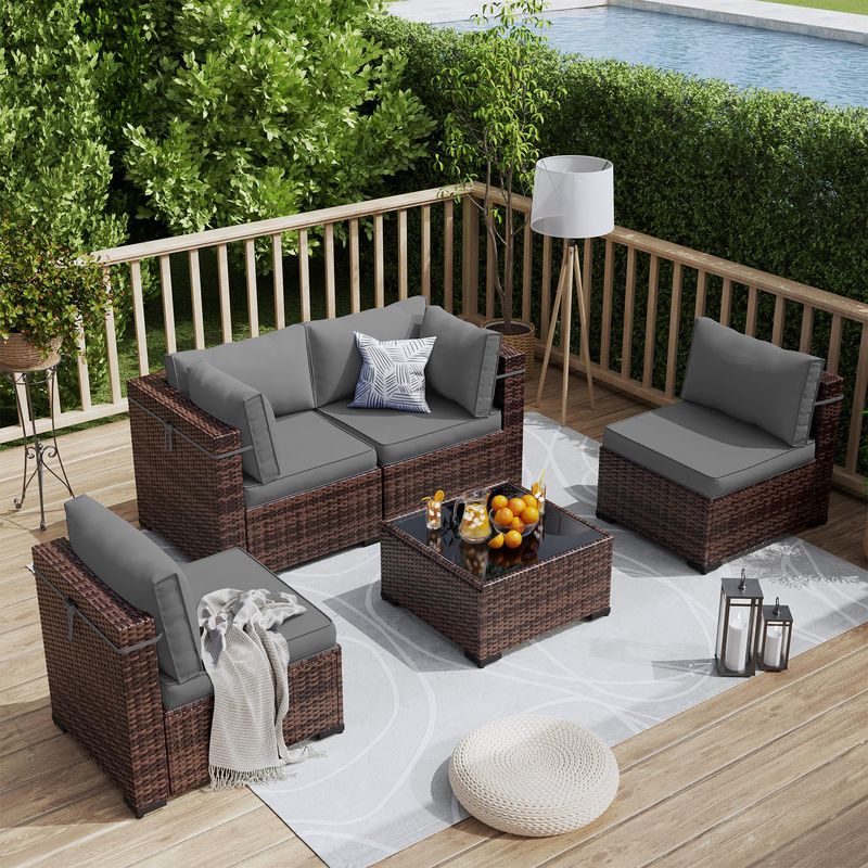 Cozy All-Season Seating